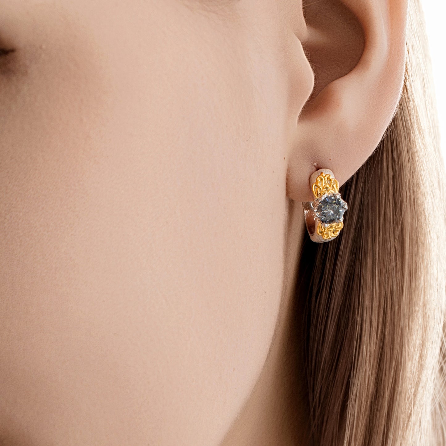 [Eternal Gleam] D-POW Moissanite Filigree Sterling Silver Ear Clips in Inspired Buccellati Style, 1 PAIR