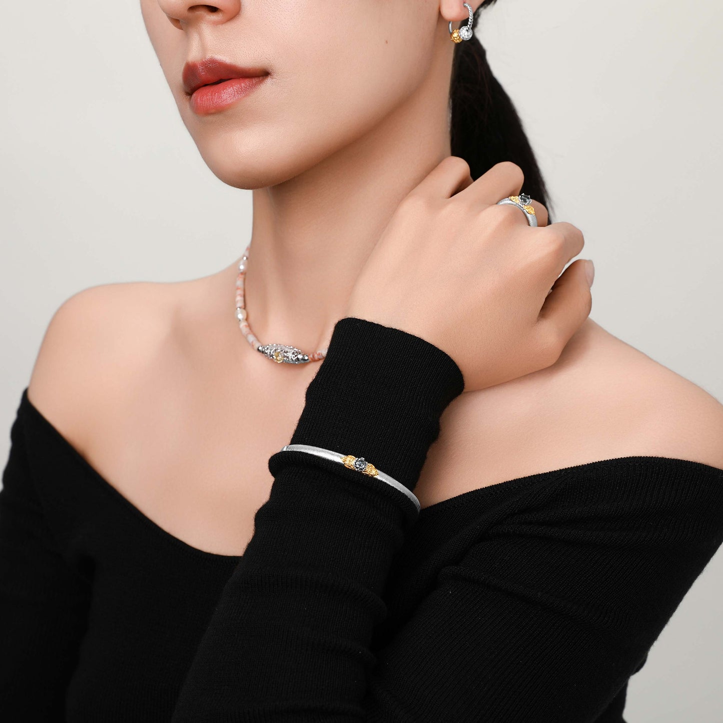 [Eternal Gleam] D-POW 925 Sterling Silver Moissanite Bangle with Haute Filigree Craftsmanship