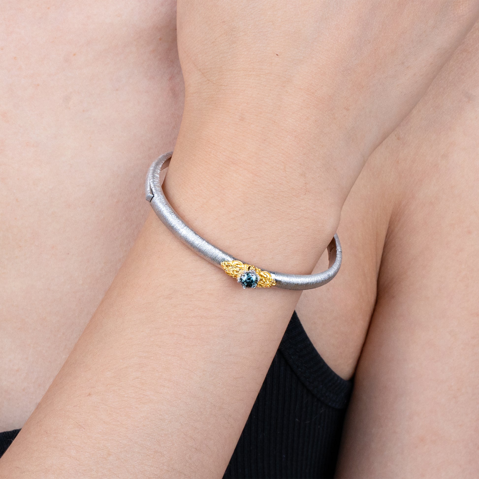 [Eternal Gleam] D-POW 925 Sterling Silver Moissanite Bangle with Haute Filigree Craftsmanship