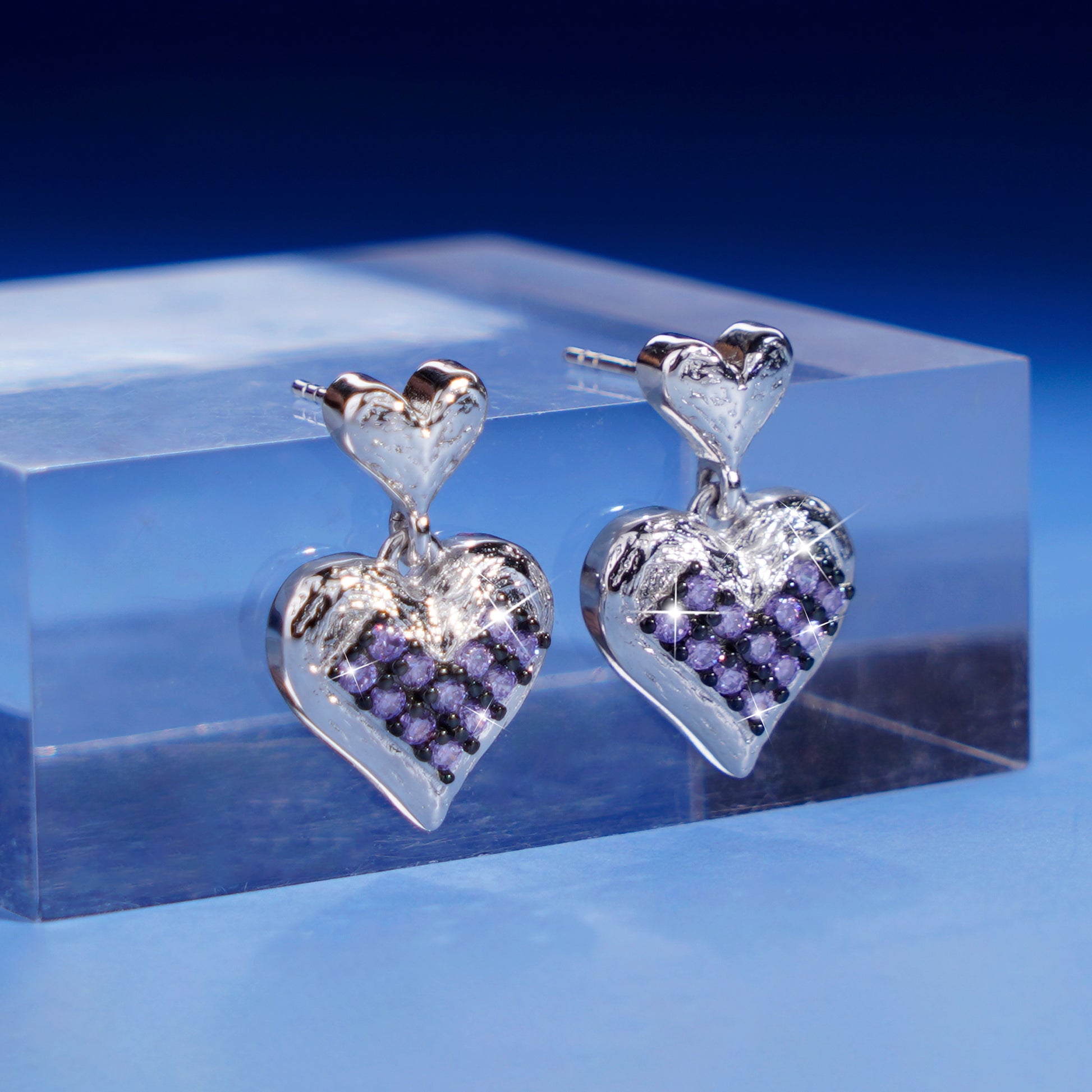 [Cosmic Amour] D-POW Crushed Ice Heart Earrings in 925 Silver