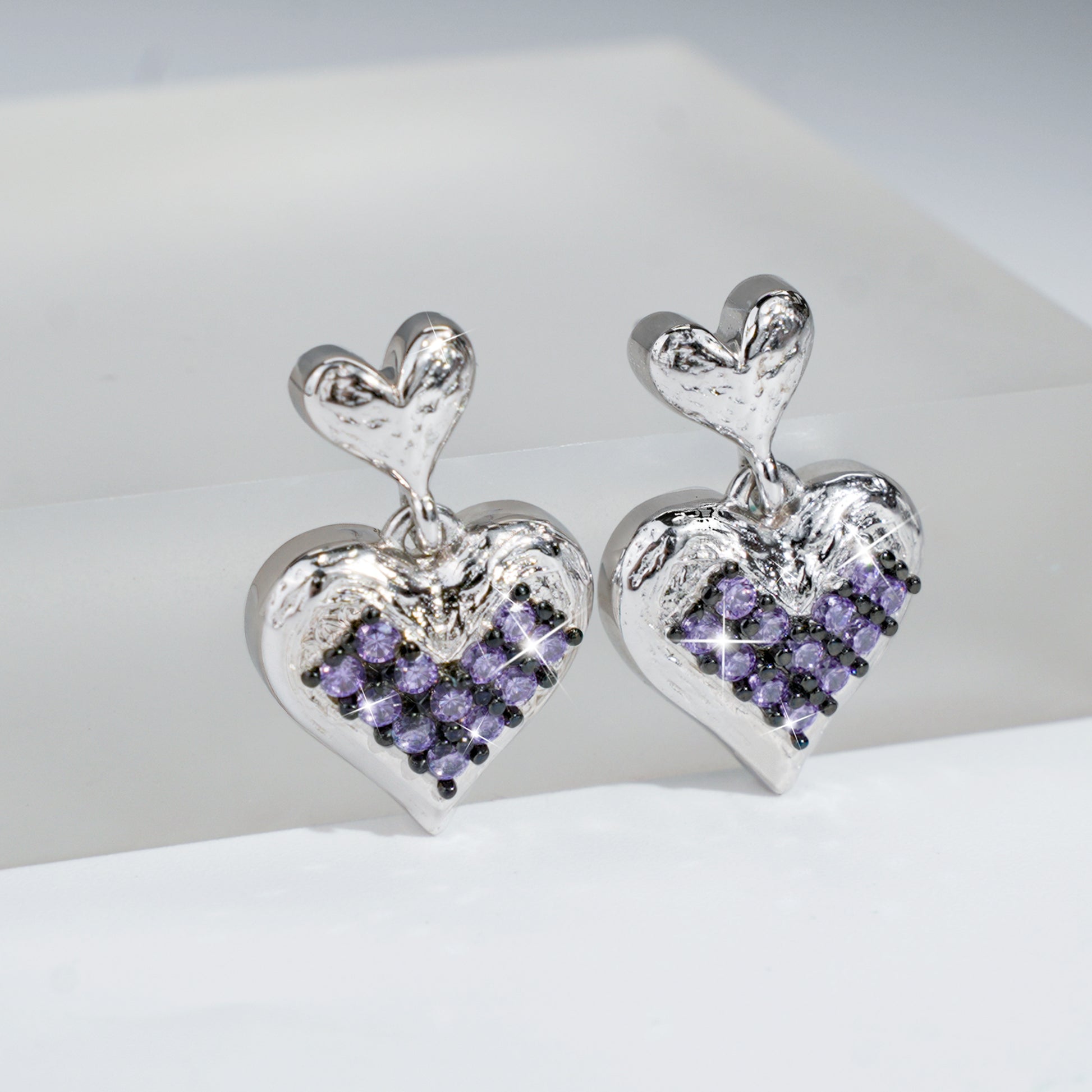 [Cosmic Amour] D-POW Crushed Ice Heart Earrings in 925 Silver