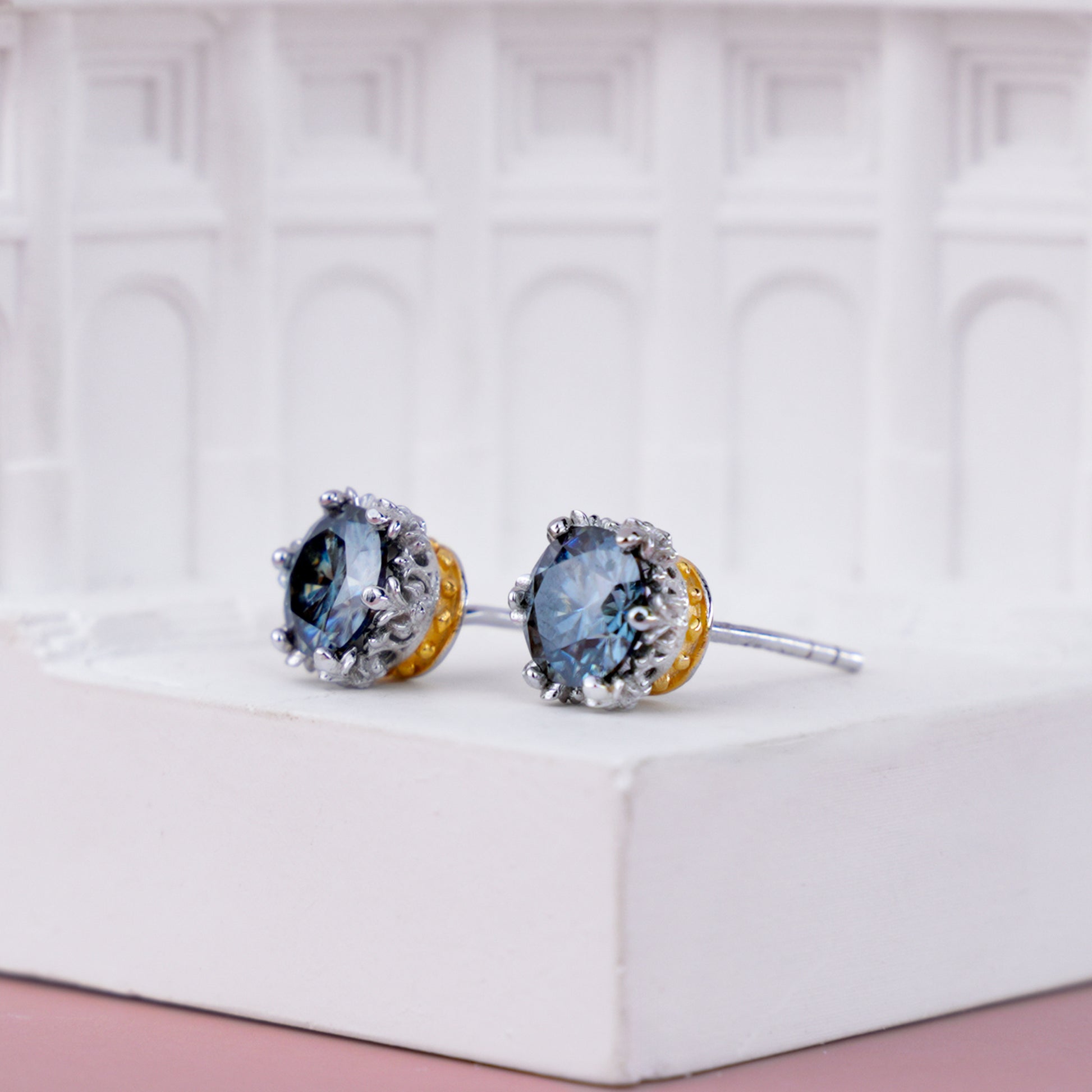 [Eternal Gleam] D-POW 925 Sterling Silver Moissanite Stud Earrings