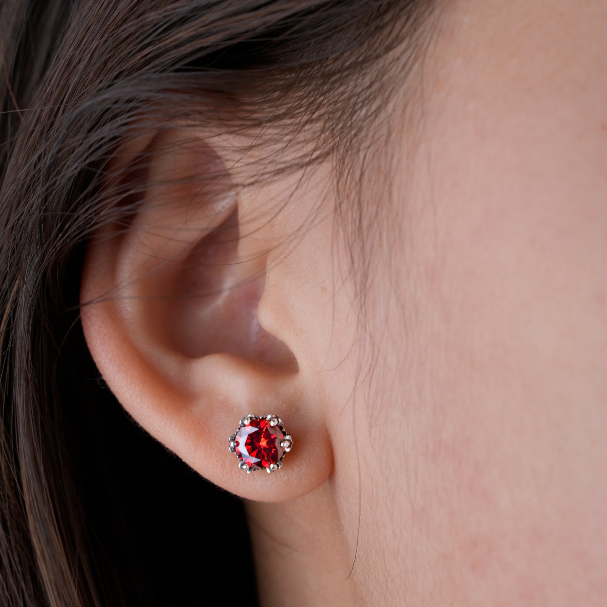 [Eternal Gleam] D-POW 925 Sterling Silver Moissanite Stud Earrings