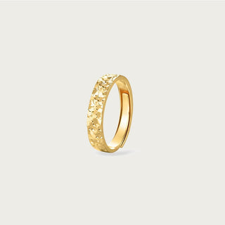 Front view of the Crushed Ice Statement Ring in gold, featuring the dynamic crushed ice texture and luxurious golden hue.