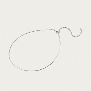 Full view of the Essential Dainty Meteor 925 silver necklace, showcasing the complete chain in a minimalist design.