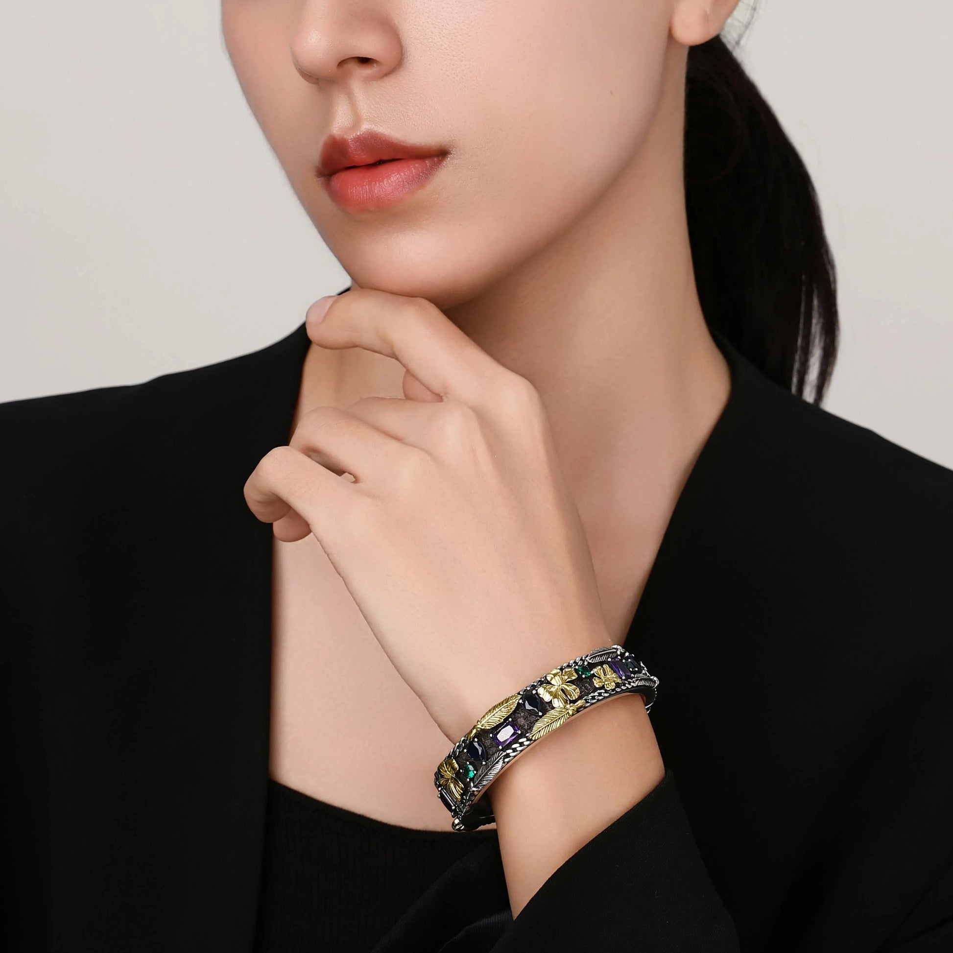 [Heavywork Goldflower]  D-POW Handcrafted Upgraded Linglang Stone Heavywork Bracelet